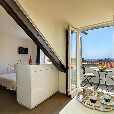 La Porta Luxury Pensión Split