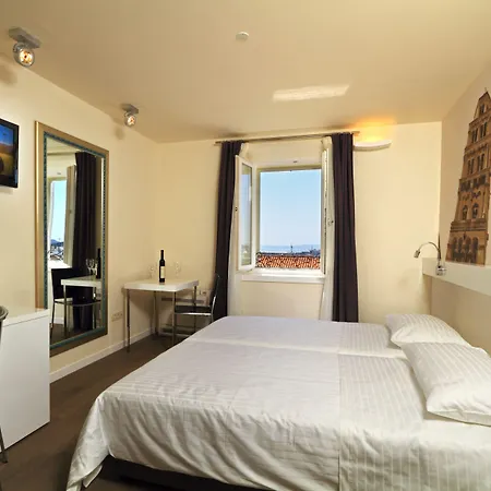 בית הארחה La Porta Luxury 4*