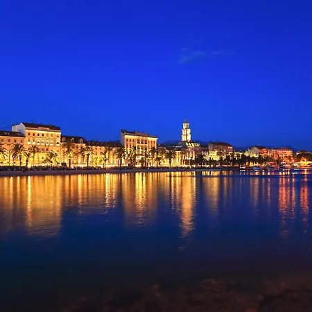 게스트하우스 라 포르타 럭셔리 룸스 4*