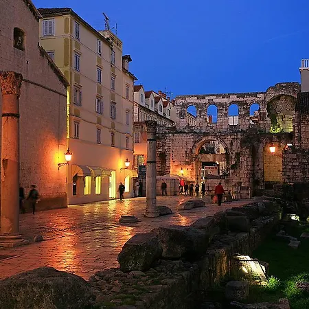 라 포르타 럭셔리 룸스 4*